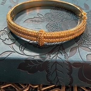 Elegant Gold Bangle Bracelet